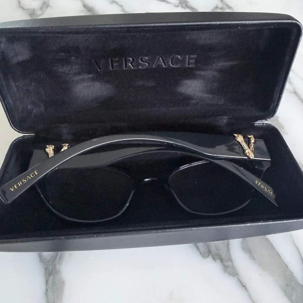 Versace item 3282